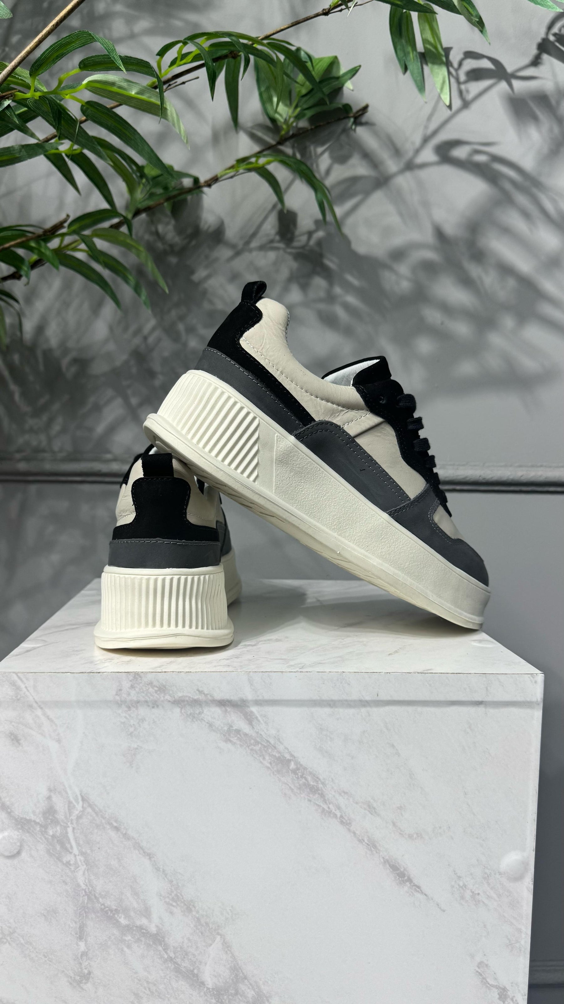 Calçado Sneaker Strong