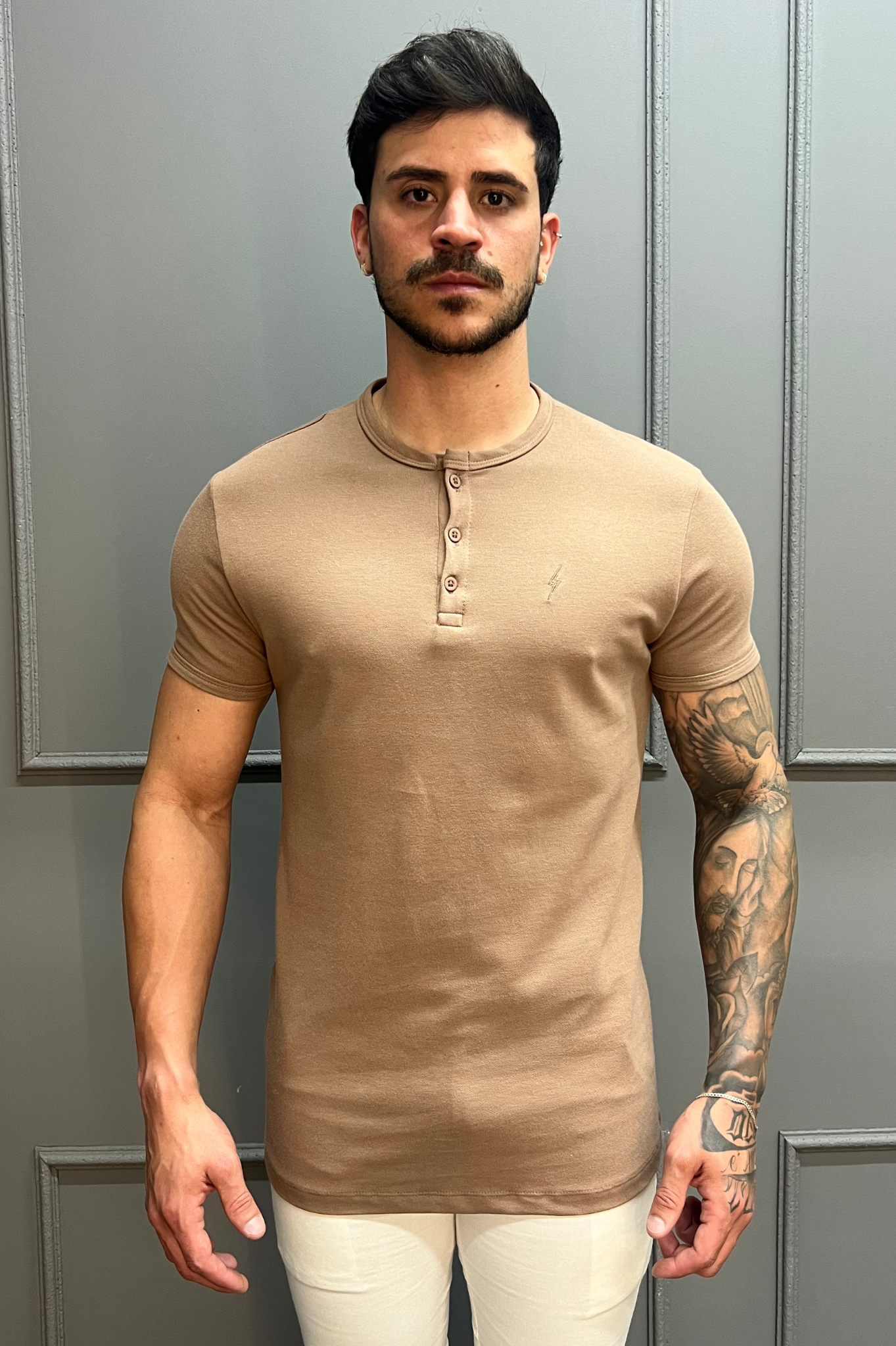 Camisa Gola Henley