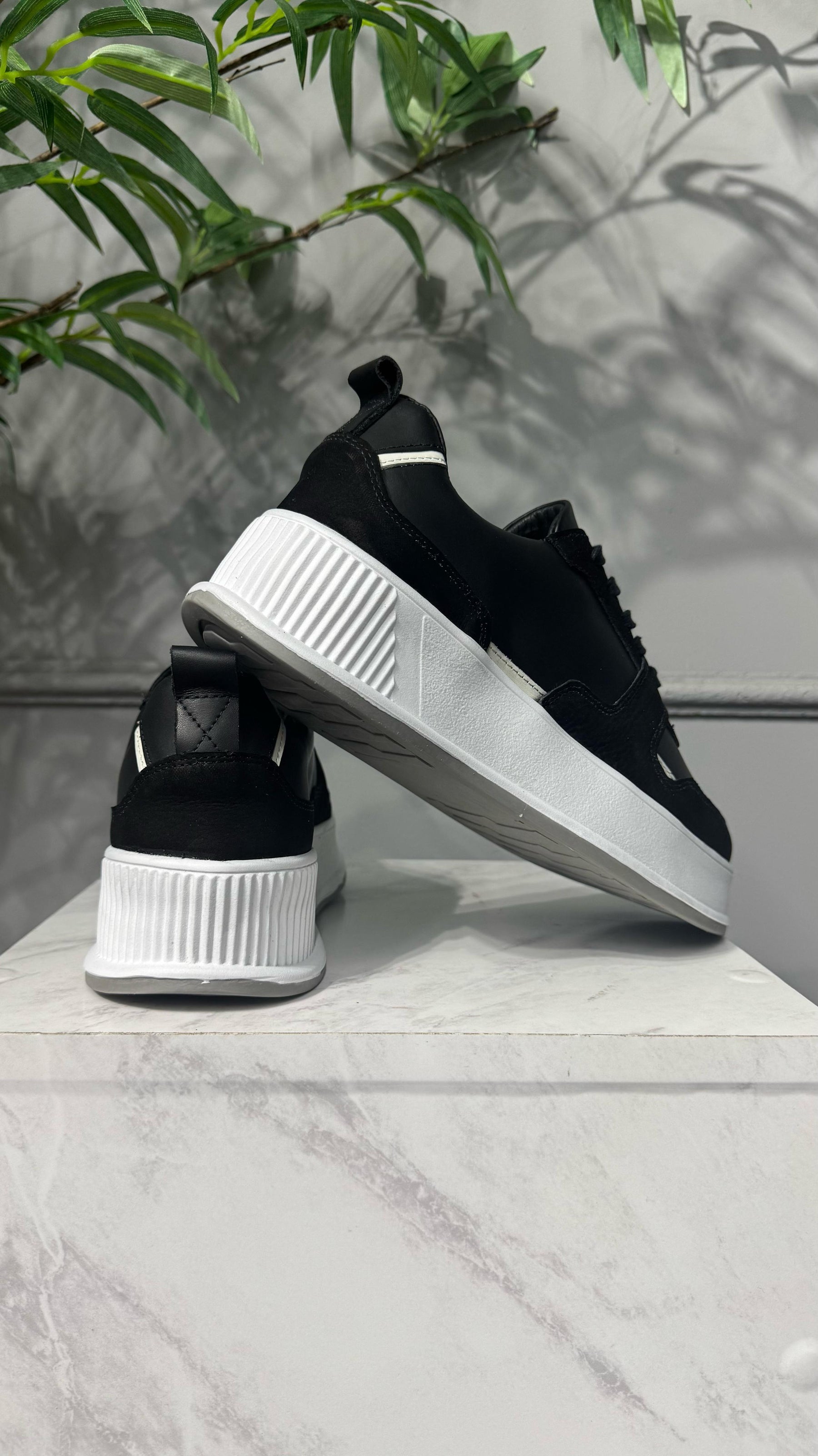 Calçado Sneaker Danton Black