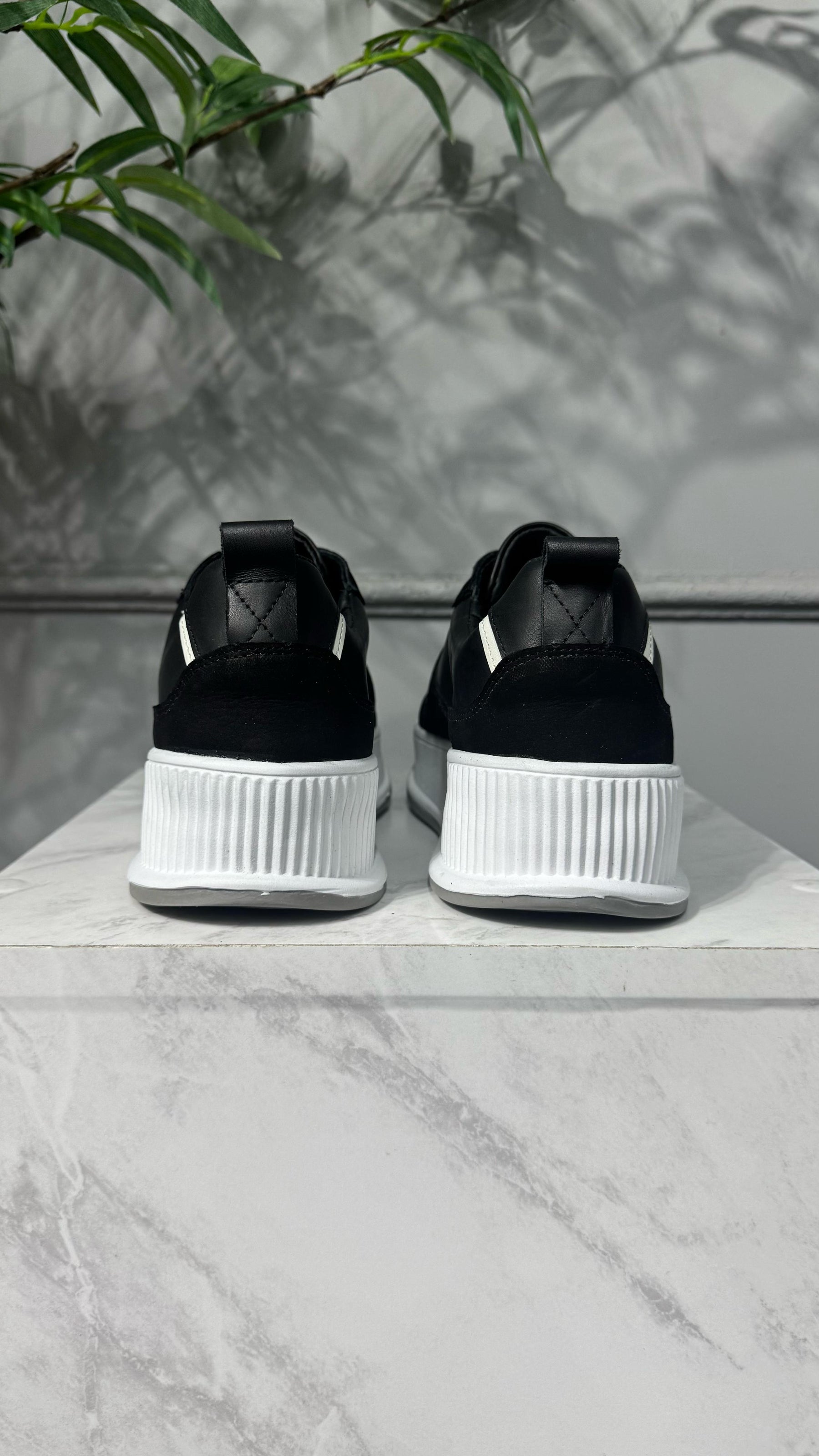 Calçado Sneaker Danton Black