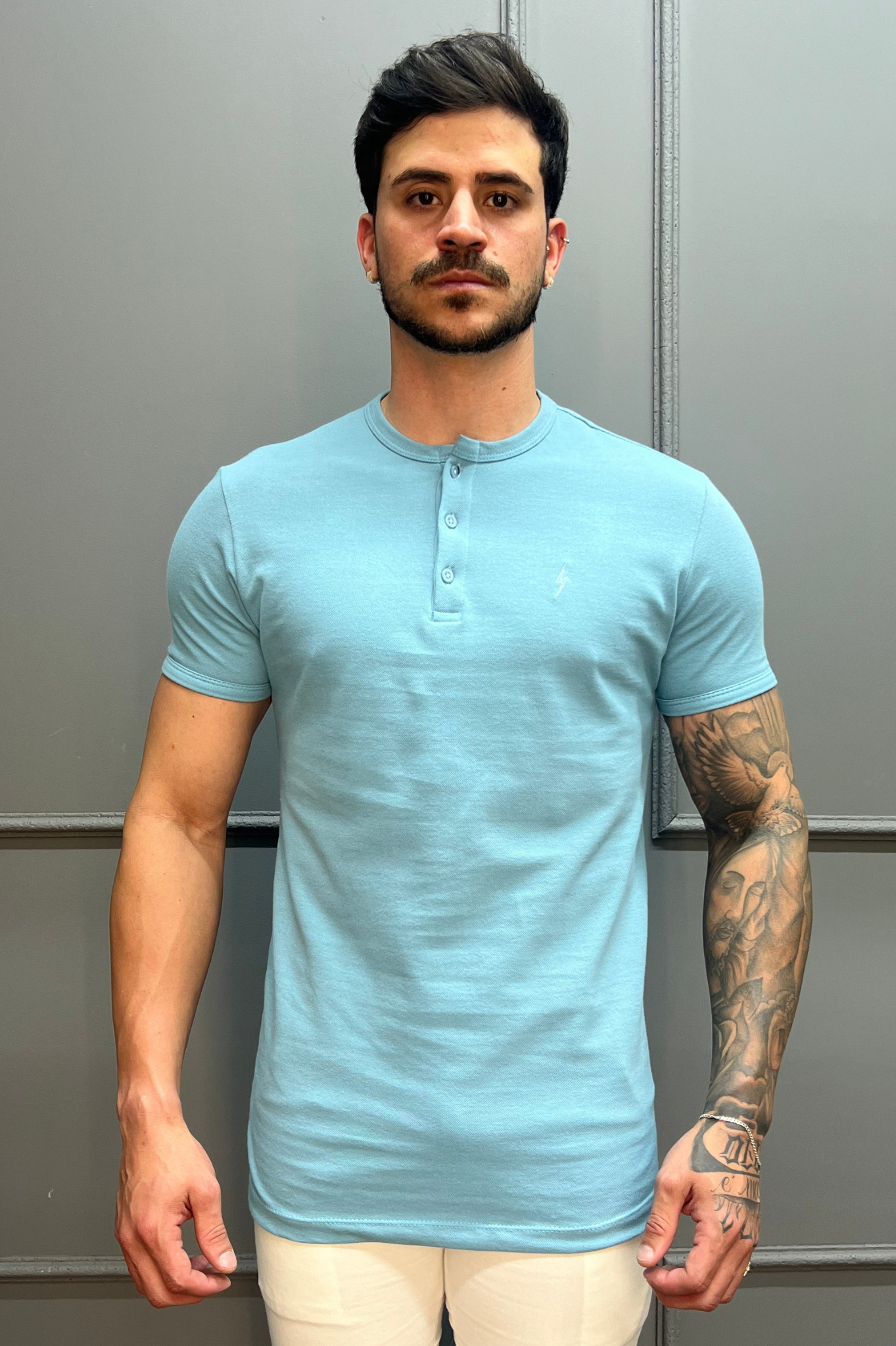 Camisa Gola Henley