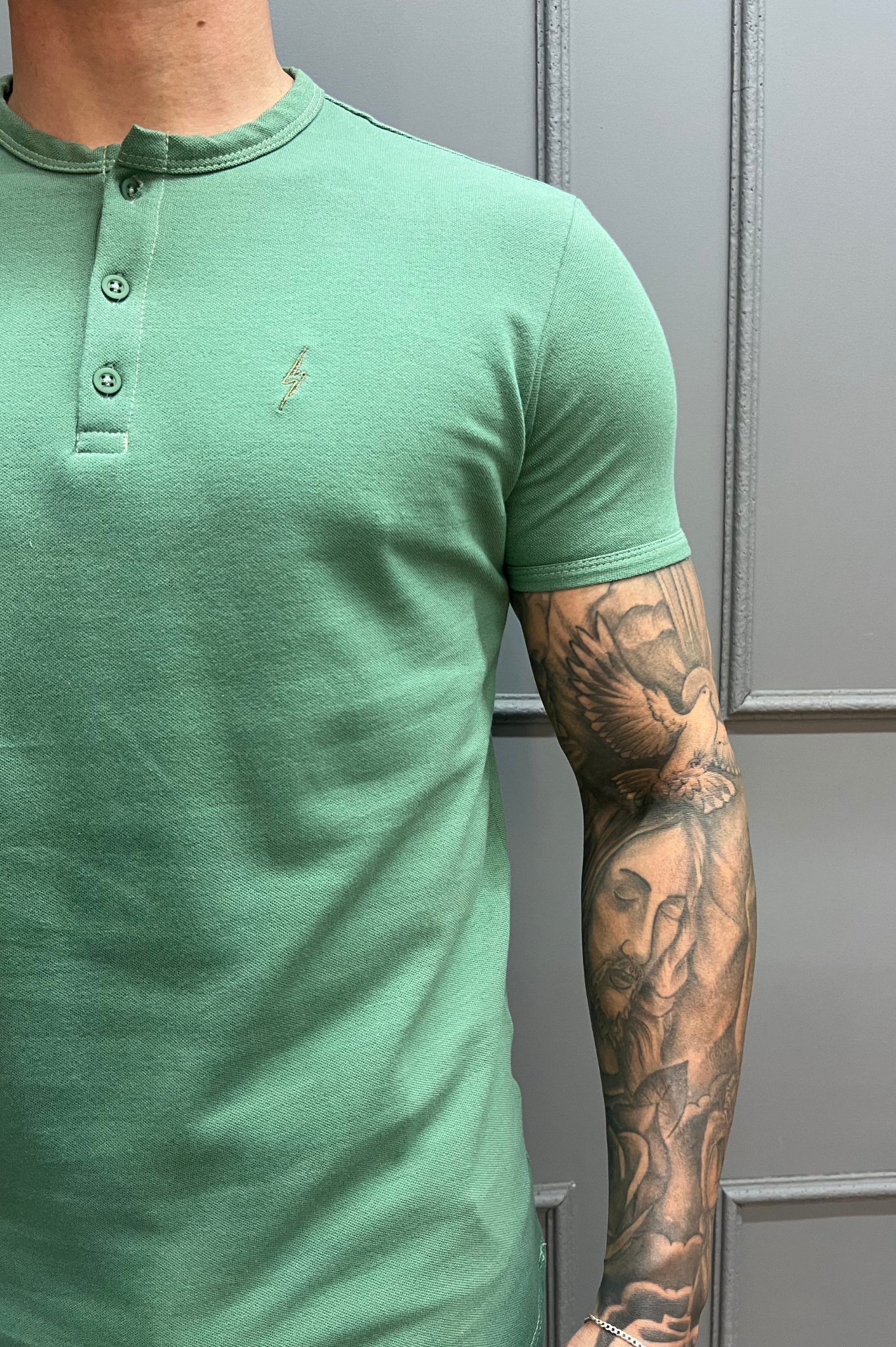 Camisa Gola Henley Verde Claro