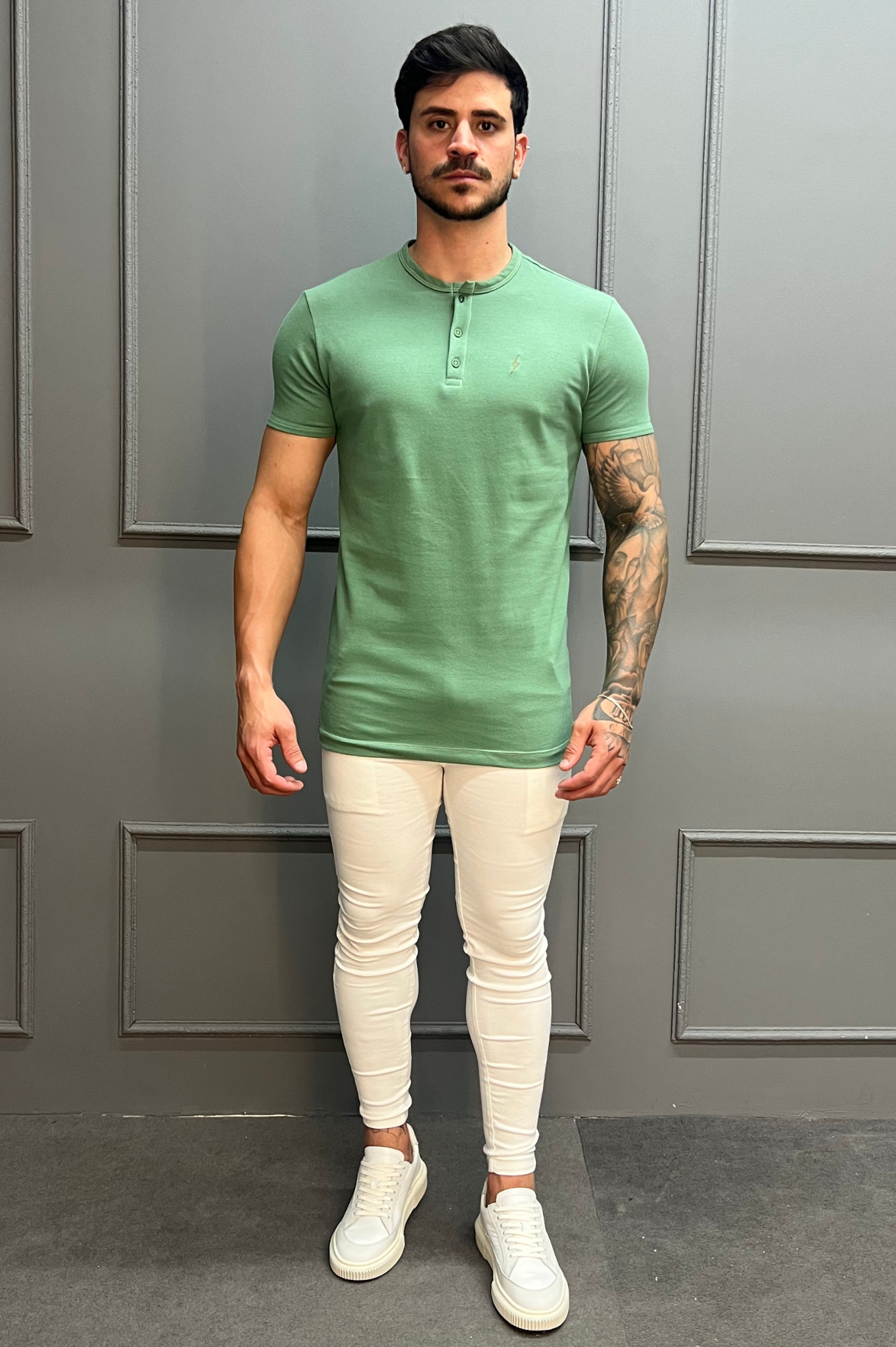 Camisa Gola Henley Verde Claro