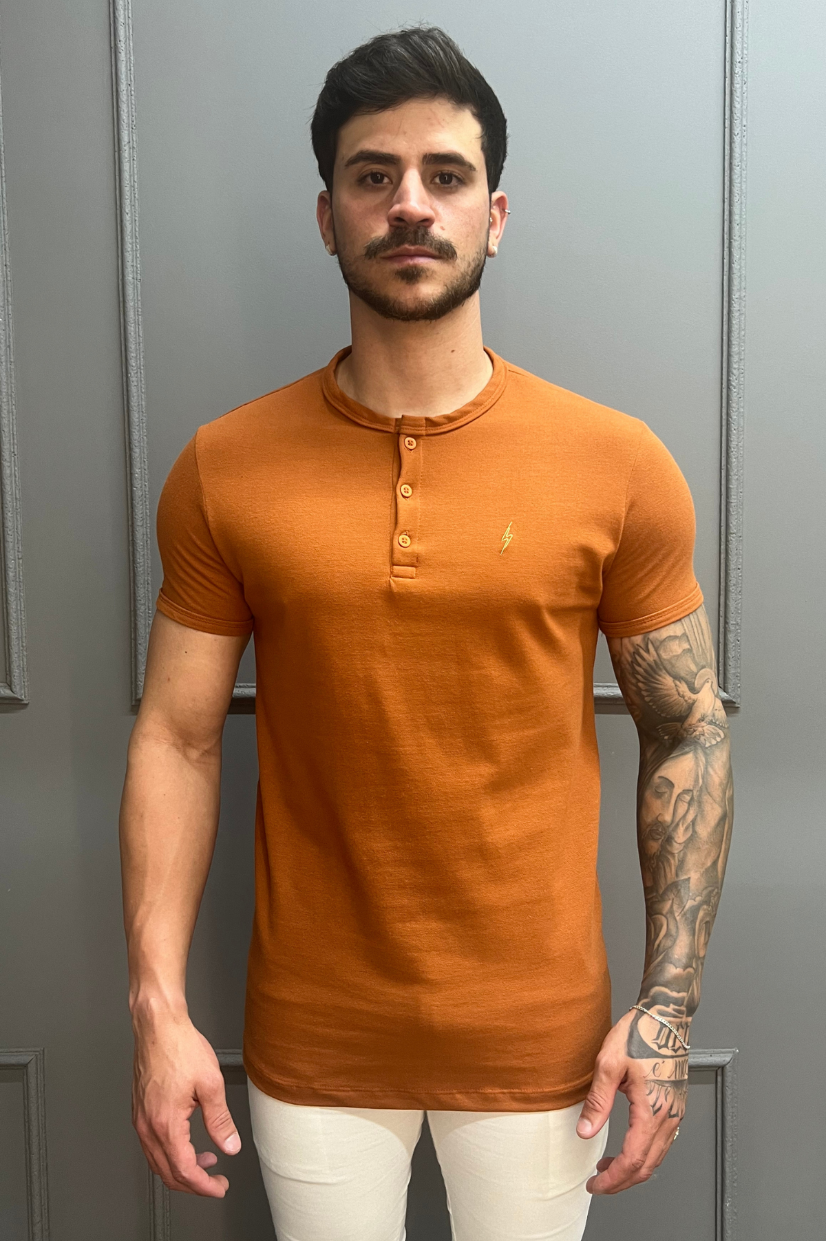 Camisa Gola Henley Laranja