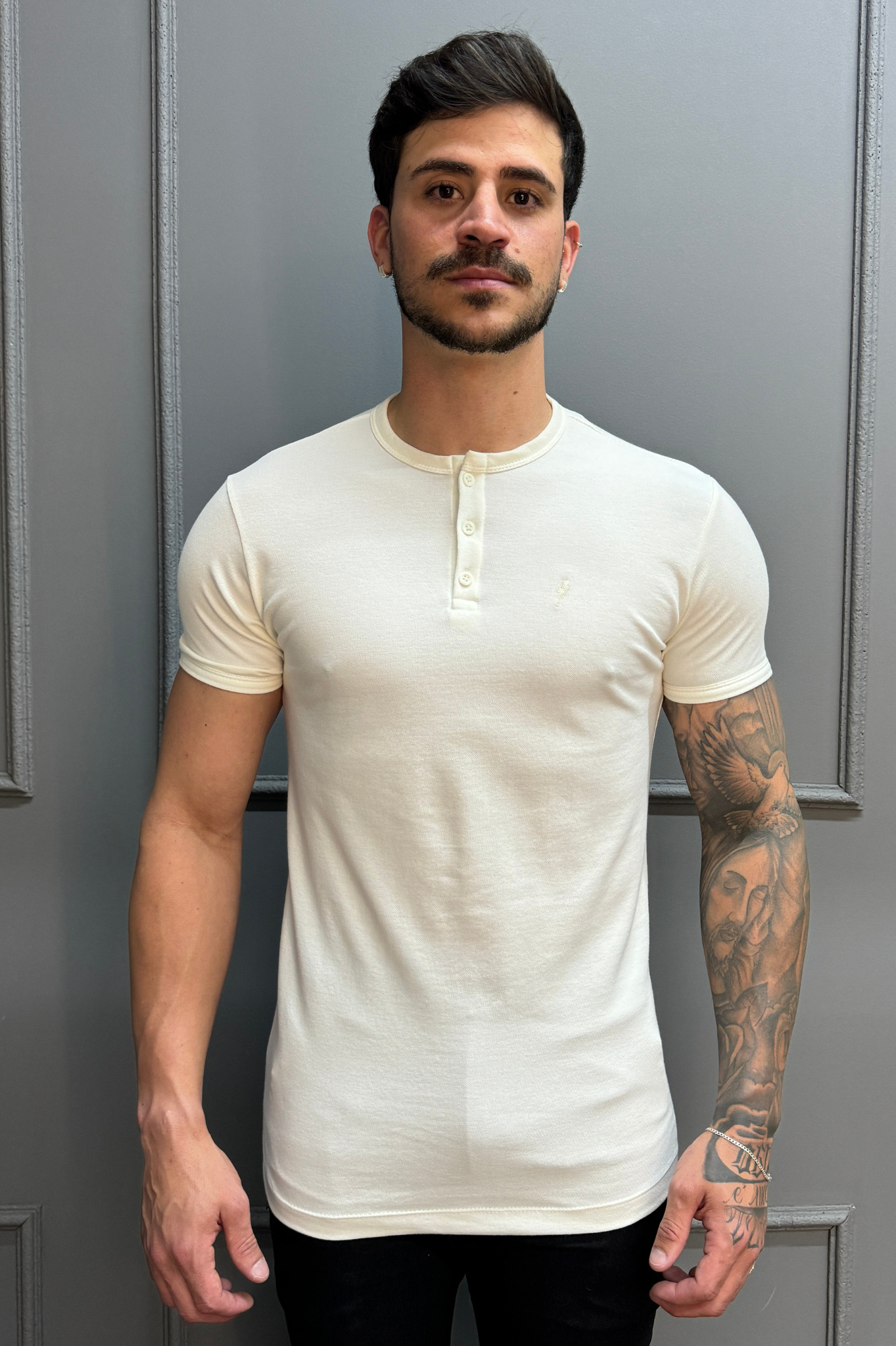 Camisa Gola Henley Branca