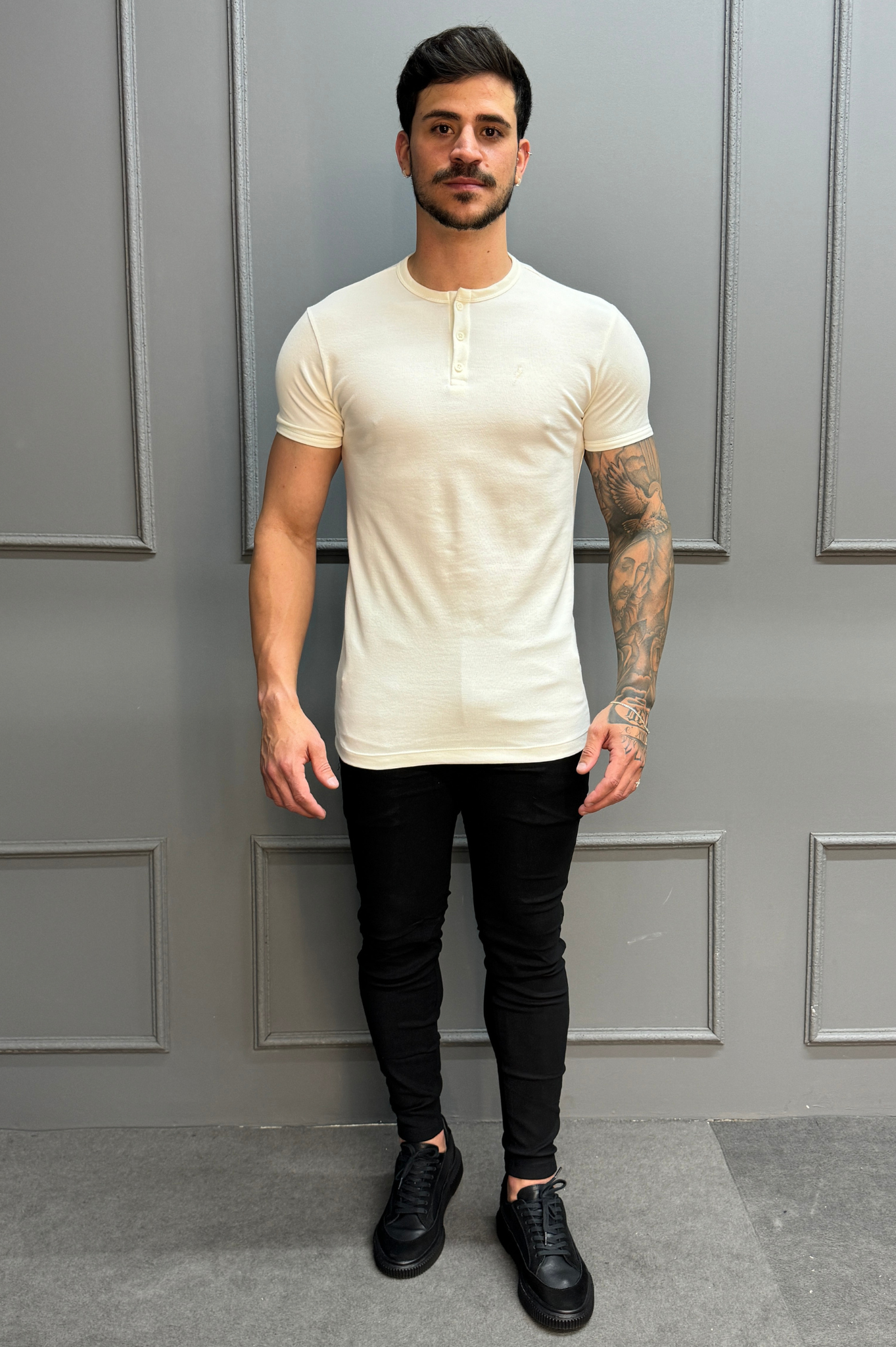 Camisa Gola Henley Branca