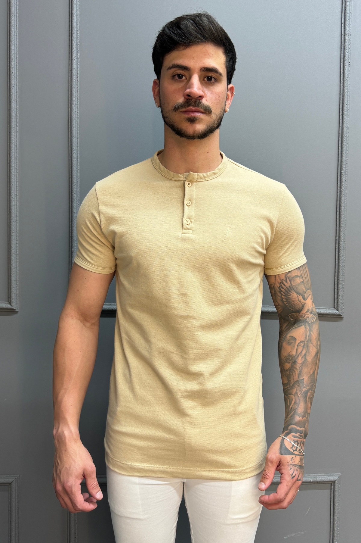 Camisa Gola Henley Palha