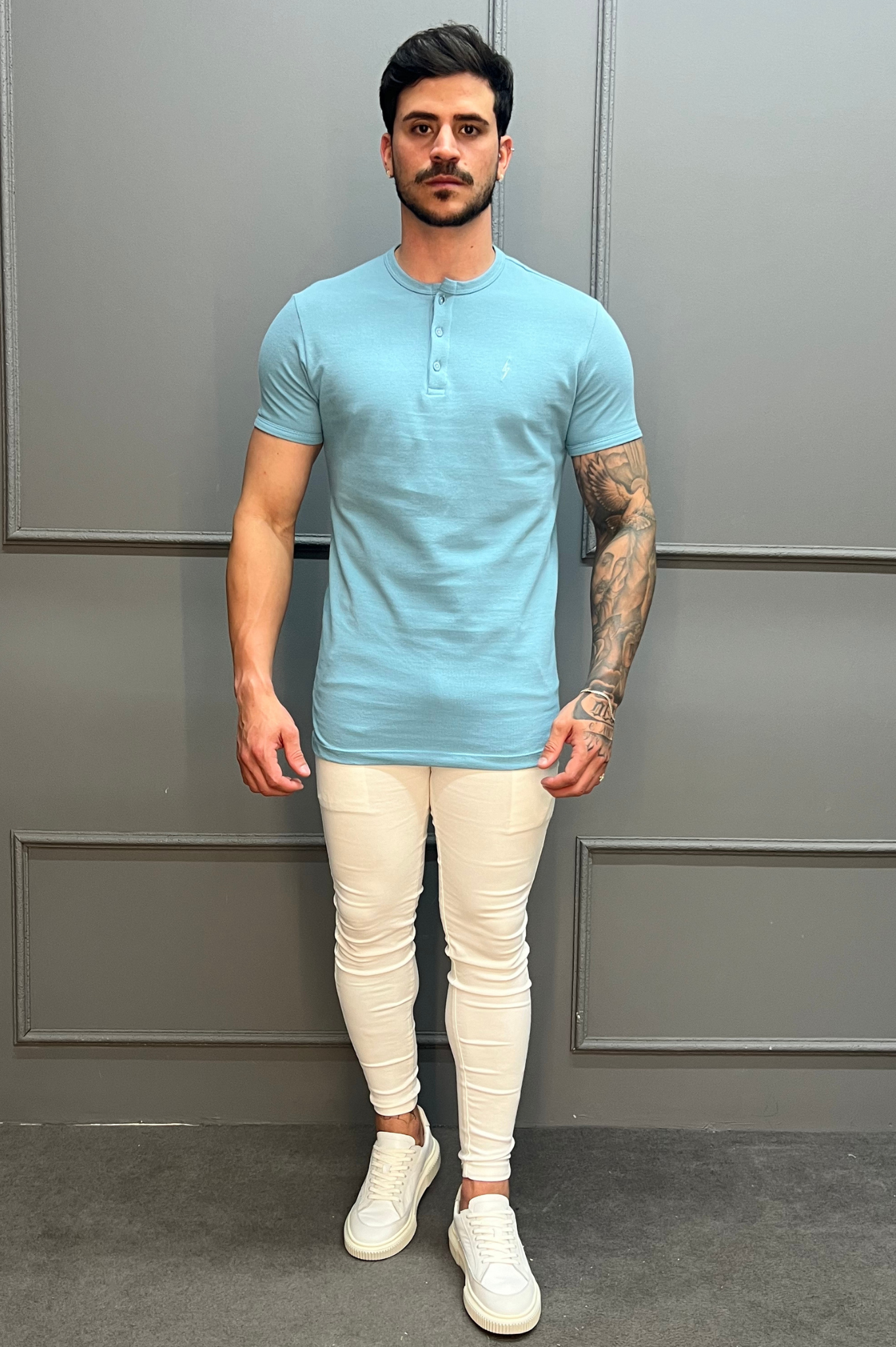 Camisa Gola Henley Azul Claro