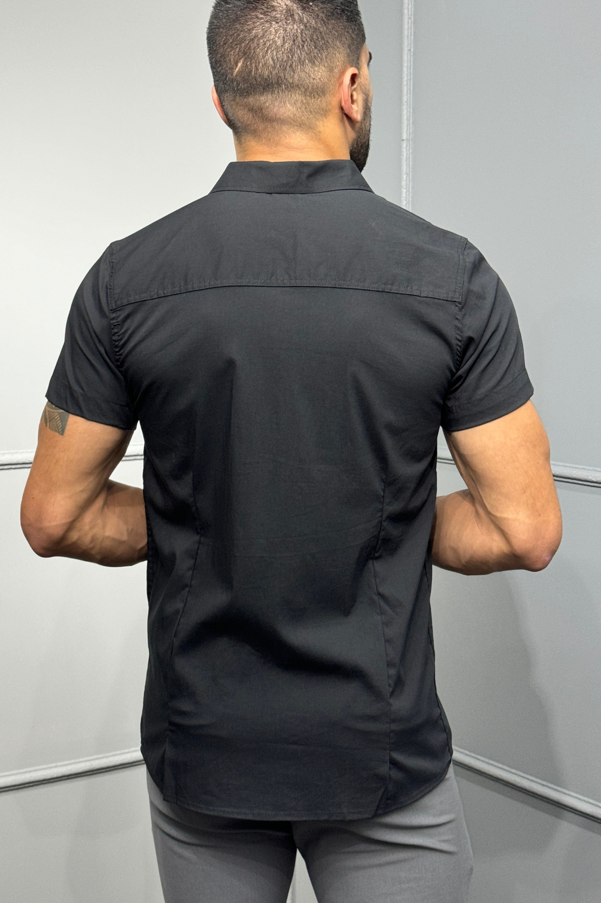 Camisa Social Manga Curta Zeus Preta