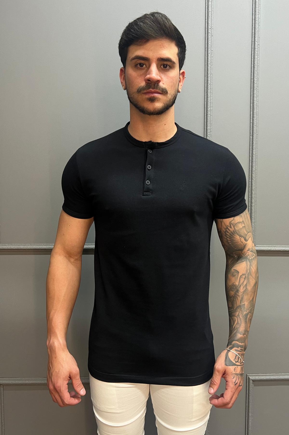 Camisa Gola Henley
