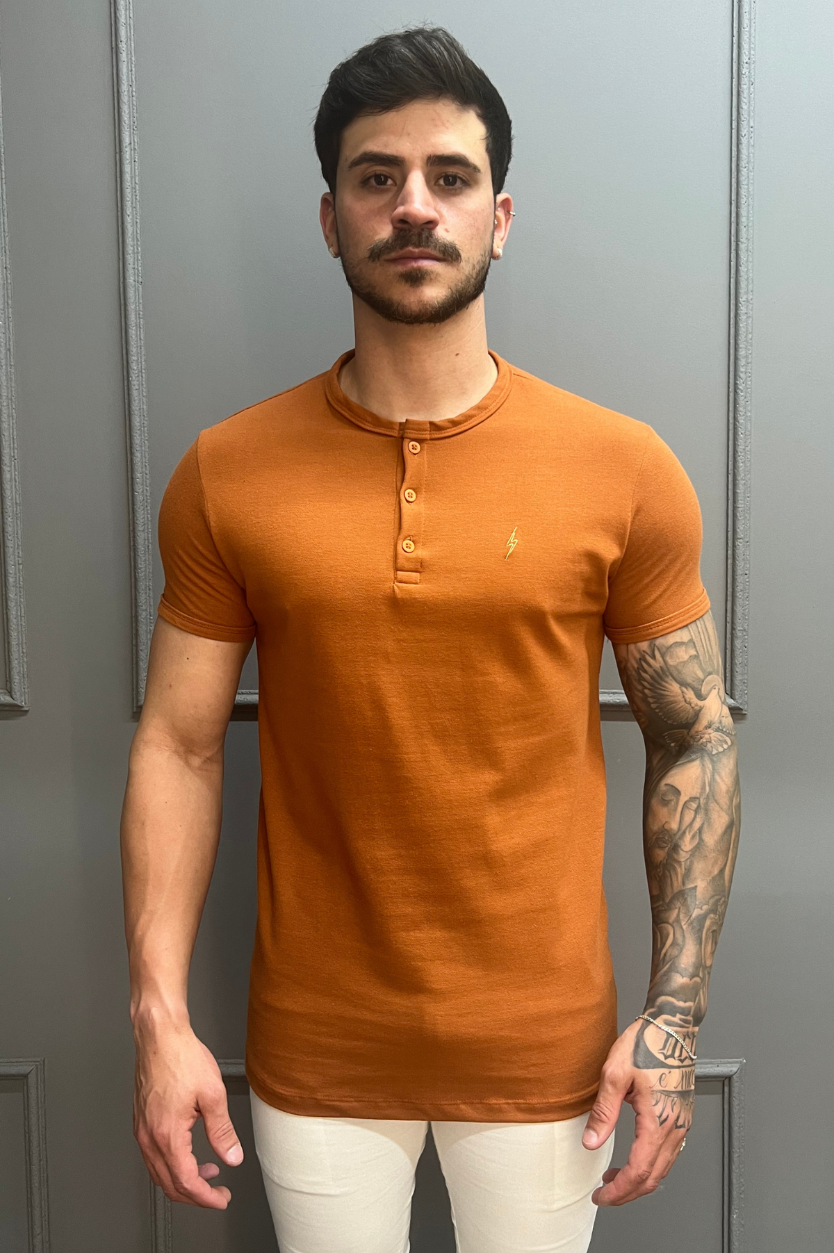 Camisa Gola Henley