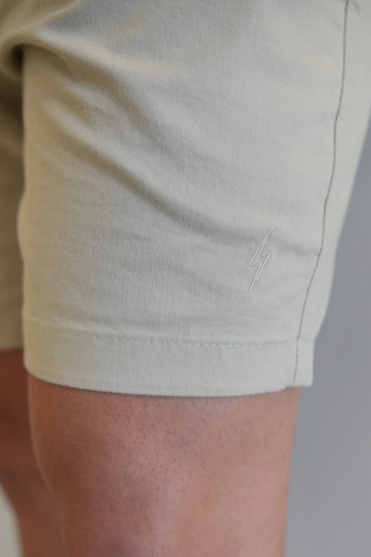 Short em Sarja Mauricinho Zeus Palha