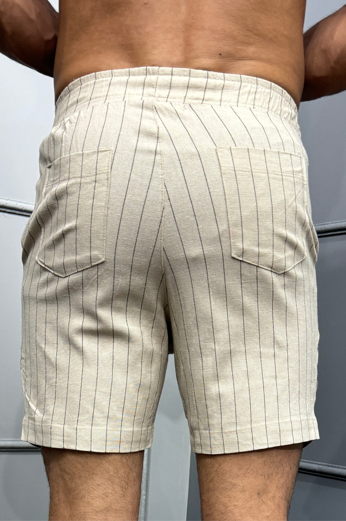 Short Com Listra de Giz Raveman